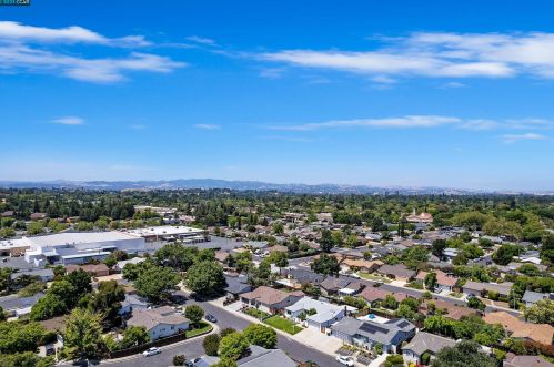 1519 Heartwood Dr, Concord CA 94521-1939 exterior