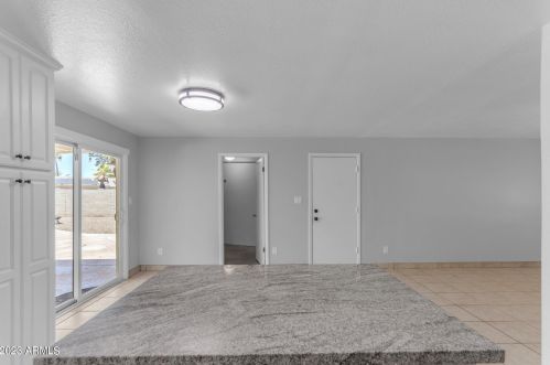 13220 40 Way, Phoenix AZ 85050-7233 exterior