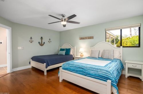 1266 Michigan Ave, Naples FL 34103-3873 exterior