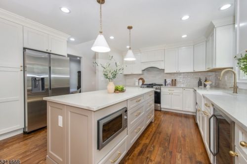 18 Kensington Ter, Maplewood NJ  07040-1323 exterior