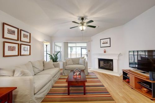 15401 Cadoz Dr, Austin, TX 78728-3523