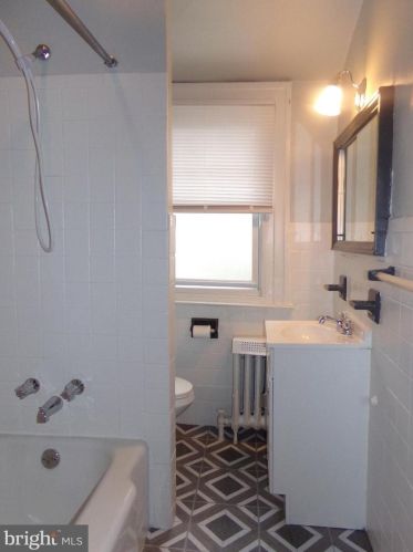 1021 64 St, Philadelphia PA 19151-3127 exterior