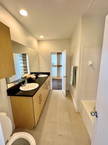 4414 Cedar Springs Rd, Dallas TX 75219-2028 exterior