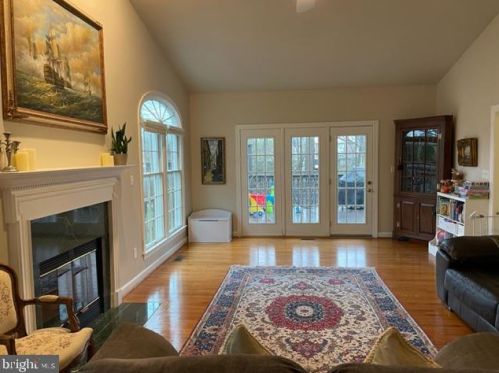 9200 Linden Grove Ct, Silver Spring MD  20910-1267 exterior