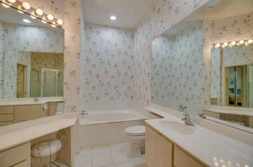 320 Bentley Cir, Fort Pierce FL 34986-2475 exterior