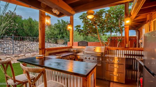 6101 Camino De Santa Valera, Tucson AZ  85718-3722 exterior