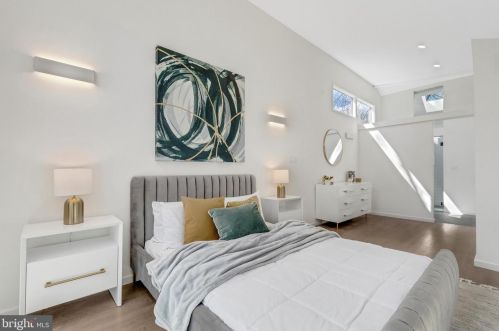 6107 Benalder Dr, Bethesda MD  20816-1007 exterior