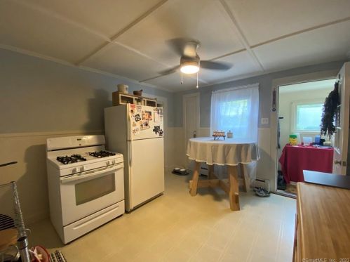 305 Hillside Ave, Torrington CT 06790-5523 exterior