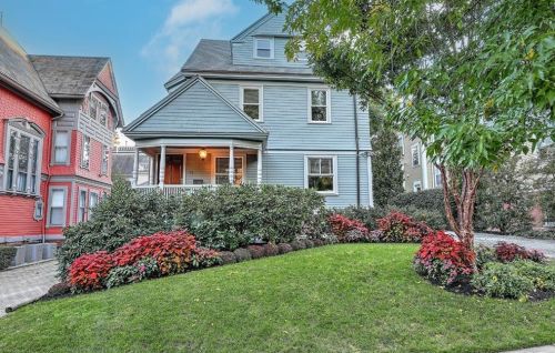 71 Manning St, Providence, RI 02906-3129