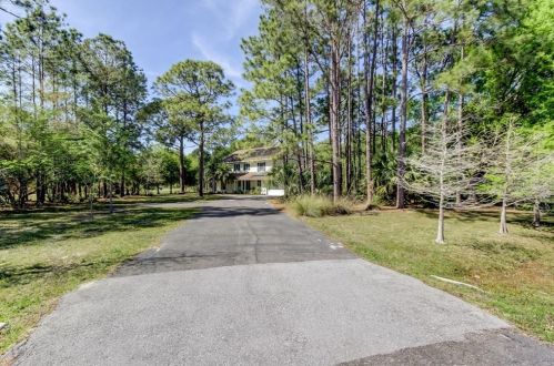 12216 Twin Branch Acres Rd, Tampa, FL 33626-3711