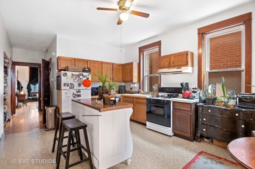 2036 Hoyne Ave, Chicago IL 60643-3308 exterior