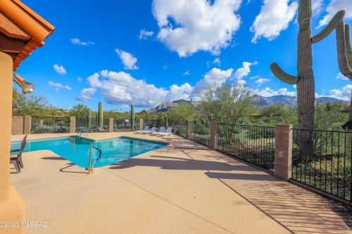 6561 Shadow Bluff Dr, Tucson AZ  85704-6950 exterior
