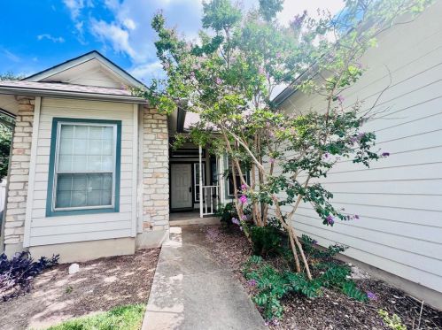 2016 Castle View Dr, Austin TX  78728-5435 exterior