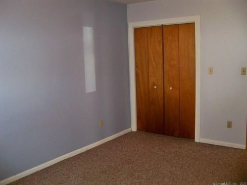 104 Meadow St, Wallingford CT 06492-3614 exterior