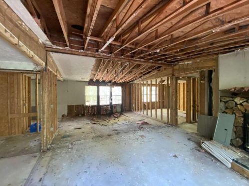 7423 Pleasant Hl Rd, Lithonia GA 30058-6360 exterior