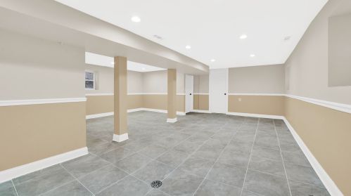 5820 Campbell Ave, Chicago IL 60659-5011 exterior