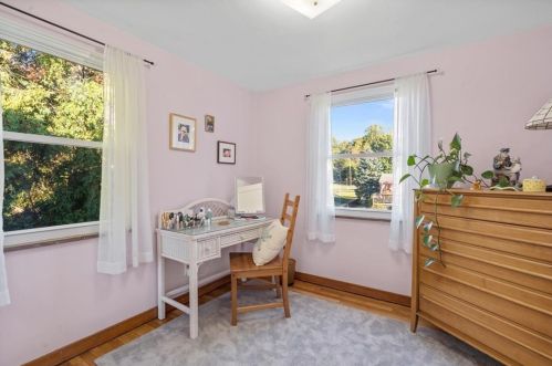 8145 Lindisfarne Dr, Pittsburgh PA 15237-2311 exterior