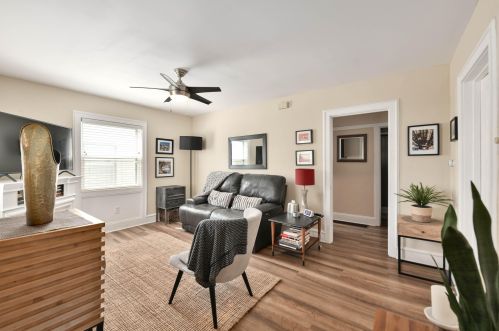 4135 1 Pl, Milwaukee WI 53207-4311 exterior