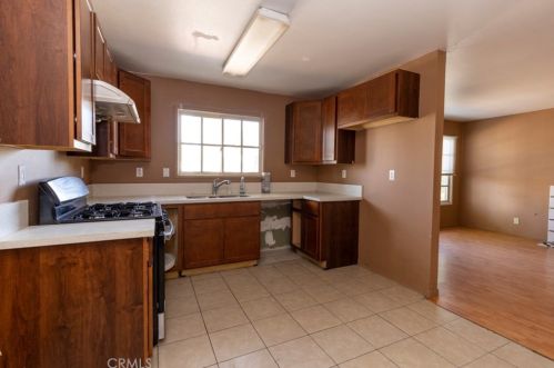 138 Valencia Dr, Fullerton CA 92833-3231 exterior