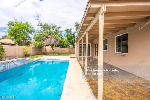 8813 Coolidge St, Phoenix AZ 85016-4612 exterior