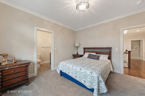 111 Clinton Ave, Elmhurst IL 60126-2906 exterior