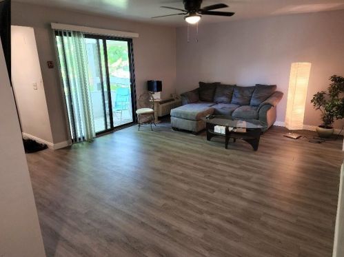 10814 Donna Dr, Milwaukee WI 53224-2218 exterior