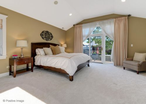 1707 Nelson St, Chicago IL 60657-3027 exterior