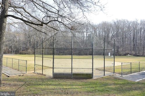 11601 Magruder Ln, Rockville MD 20852-4369 exterior