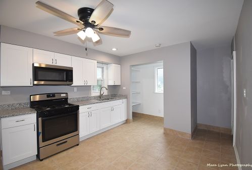 817 Bluff St, Joliet IL 60435-6304 exterior