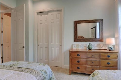 8230 Valiant Dr, Naples FL 34104-6676 exterior