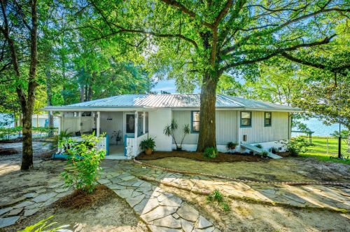 3 Kings Lake Blvd, Defuniak Springs, FL 32433-7099