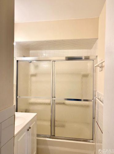 90 Wall St, Metuchen NJ  08840-2858 exterior