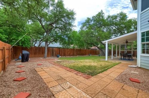 8514 Frst Hts Ln, Austin TX 78749-3500 exterior