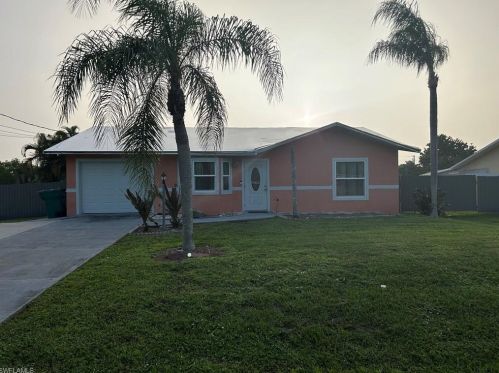 2049 50th St, Naples, FL 34116-5752