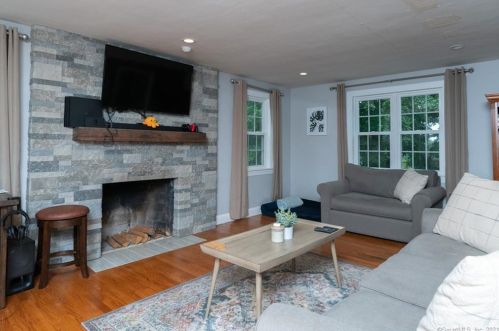 494 Main St, Hartford CT 06109-1818 exterior