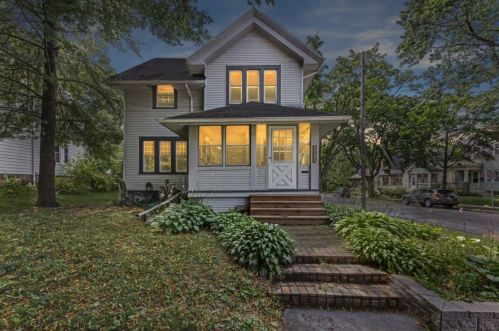 3379 Newhall St, Milwaukee WI 53211-3045 exterior