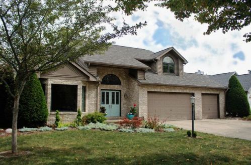 2714 Prairie Meadow Dr, Champaign, IL 61822-7613