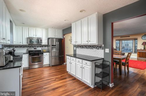 29 Stafford Ct, Trenton NJ 08690-3318 exterior