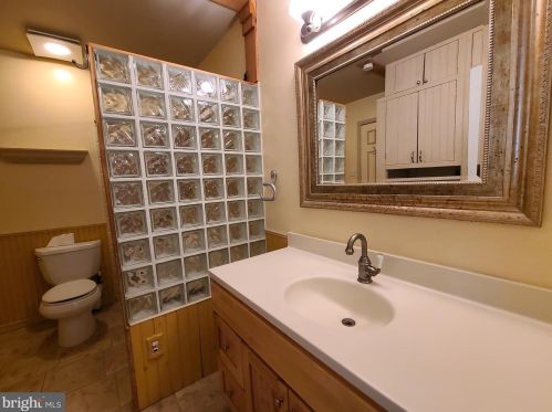 7443 Duddington Dr, Alexandria VA 22315-3849 exterior