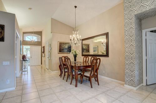 6590 Maybrook Rd, Boynton Beach FL 33437-6411 exterior