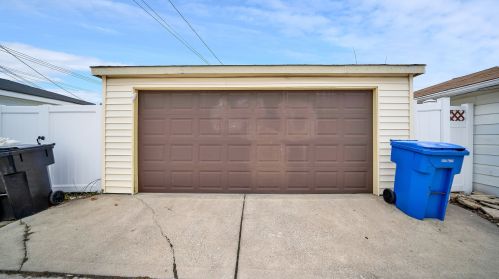 8243 Francisco Ave, Chicago IL 60645-4302 exterior