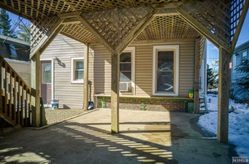 17 Bogert St, Closter NJ  07624-3018 exterior