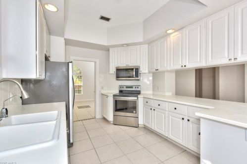 5283 Hawkesbury Way, Naples FL 34119-9582 exterior