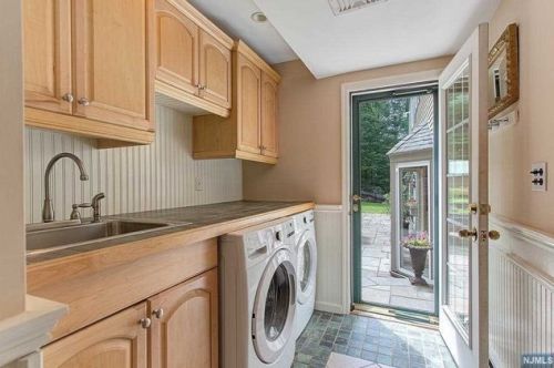 36 Saddle River Rd, Upper Saddle River NJ  07458-3205 exterior