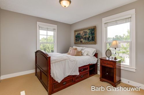 4424 Whitewood Farms Dr, Grand Rapids MI 49525-3487 exterior