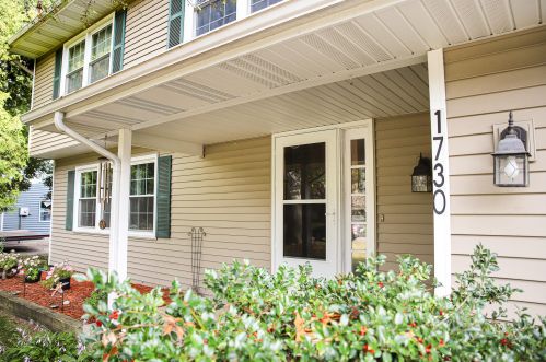 1730 Princess Ln, Meskegon, MI 49445-1740