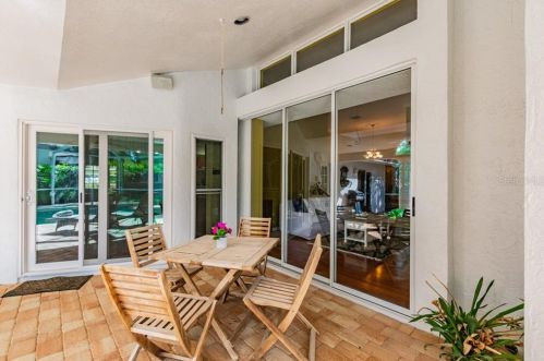 11506 Louvre Pl, Tampa FL 33617-2447 exterior