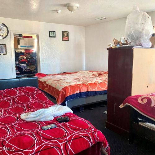 372 H St, Oxnard CA 93030-4824 exterior