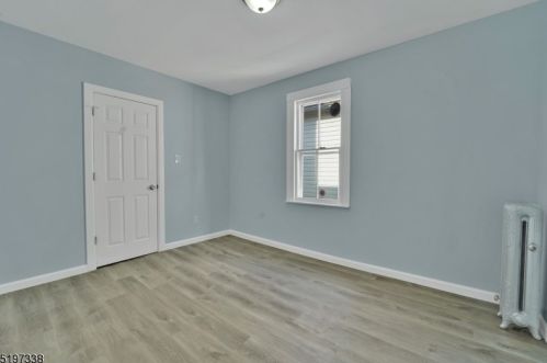 33 Liberty St, Town Center NJ 07052-5501 exterior