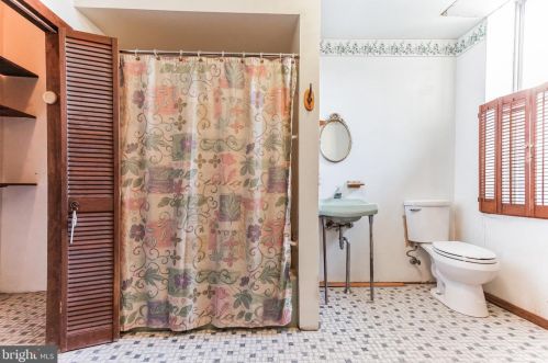 1513 2nd St, Philadelphia PA 19122-2602 exterior